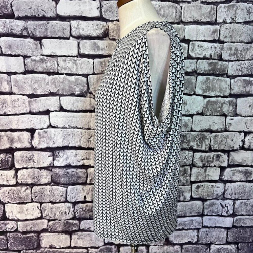 Michael Kors Black & White Sleeveless Blouse Size S - Picture 3 of 8